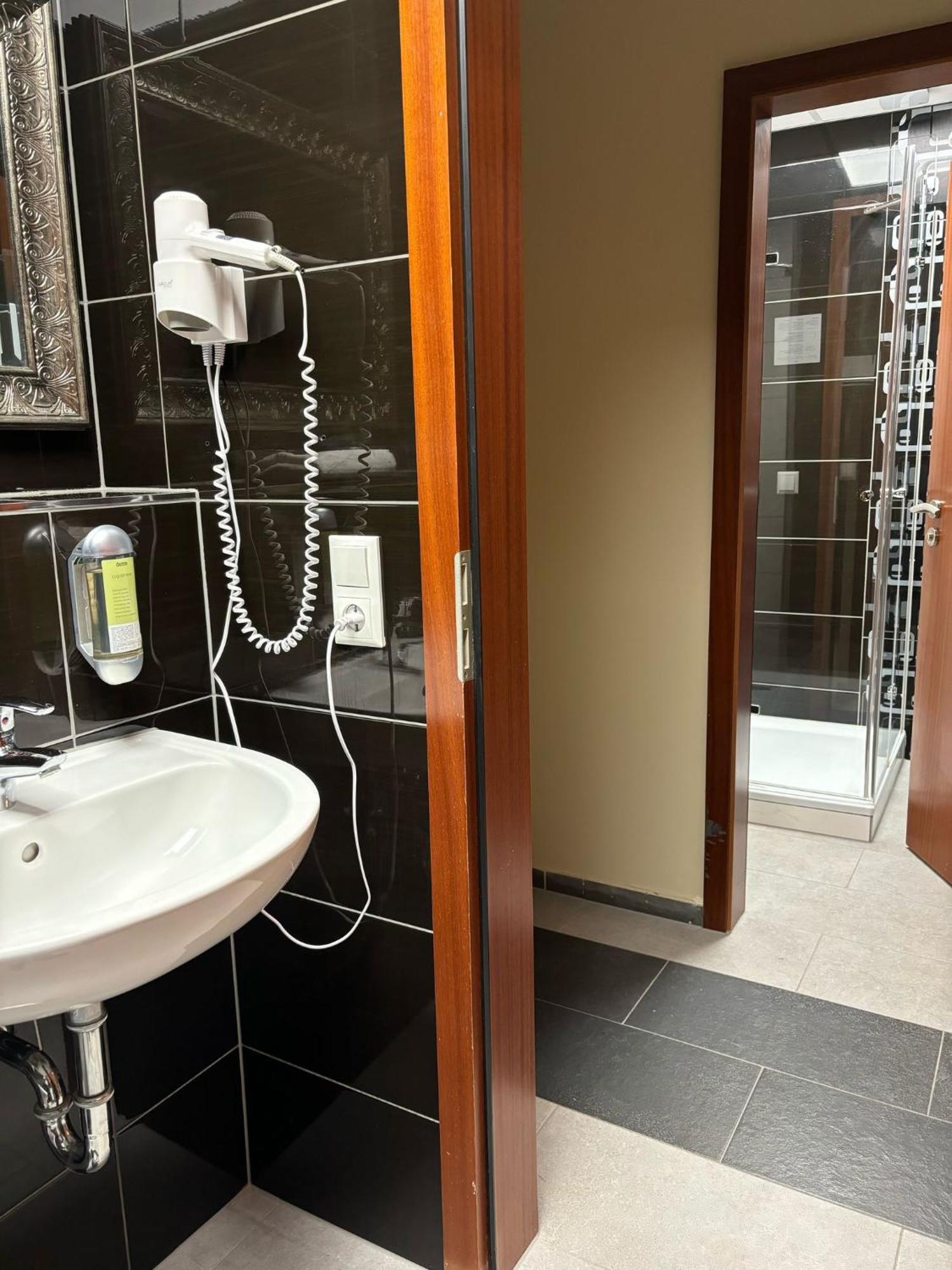 Hotel Athen Kelsterbach Frankfurt Airport Екстер'єр фото