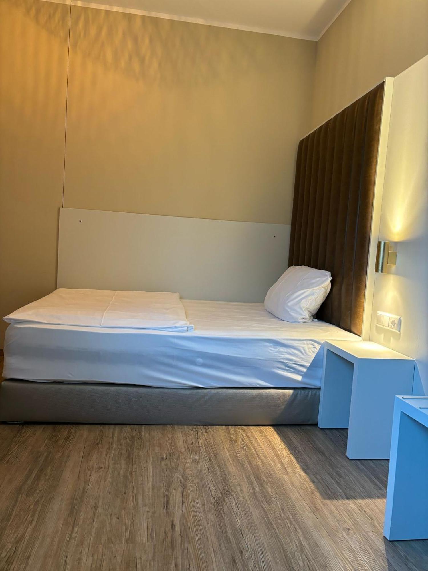 Hotel Athen Kelsterbach Frankfurt Airport Екстер'єр фото