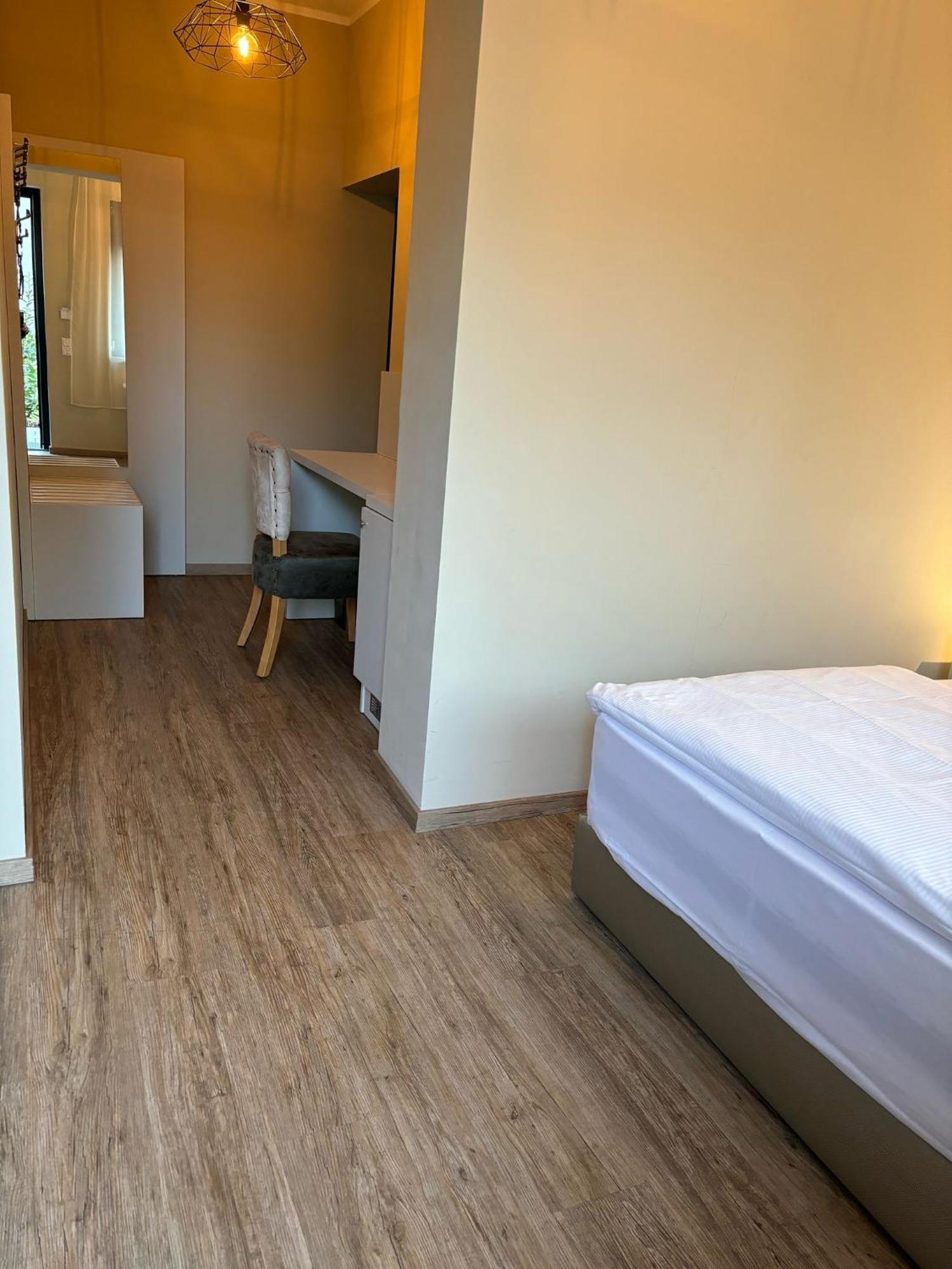 Hotel Athen Kelsterbach Frankfurt Airport Екстер'єр фото